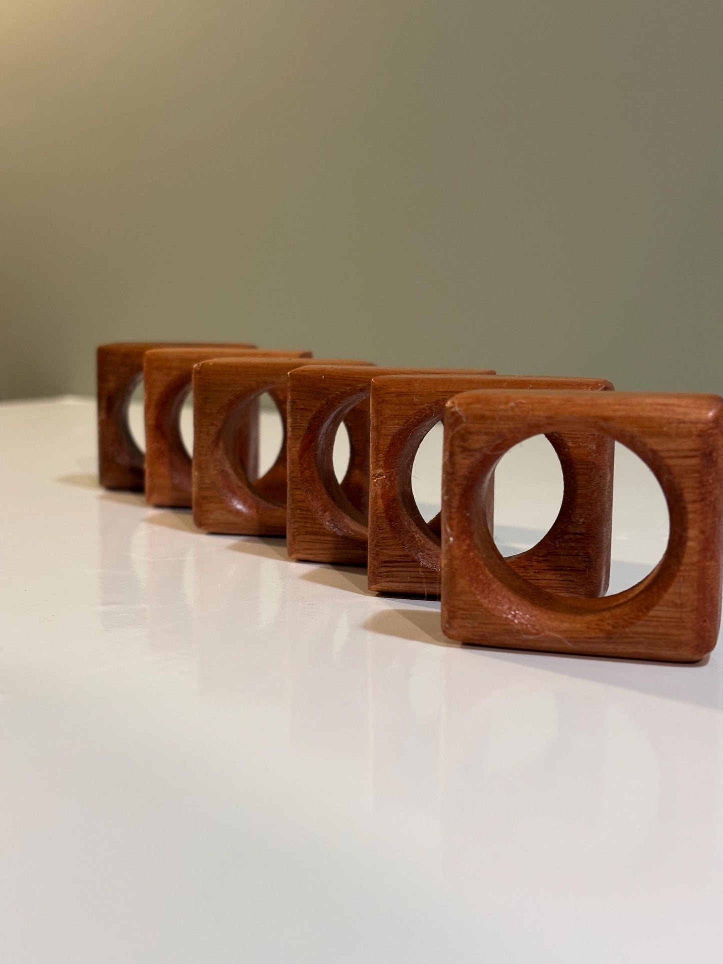 Bespoke Handmade Sapele Wooden Napkin Rings - Custom Dinner Party & Wedding Table Decor - Elegant Hardwood Napkin Holders