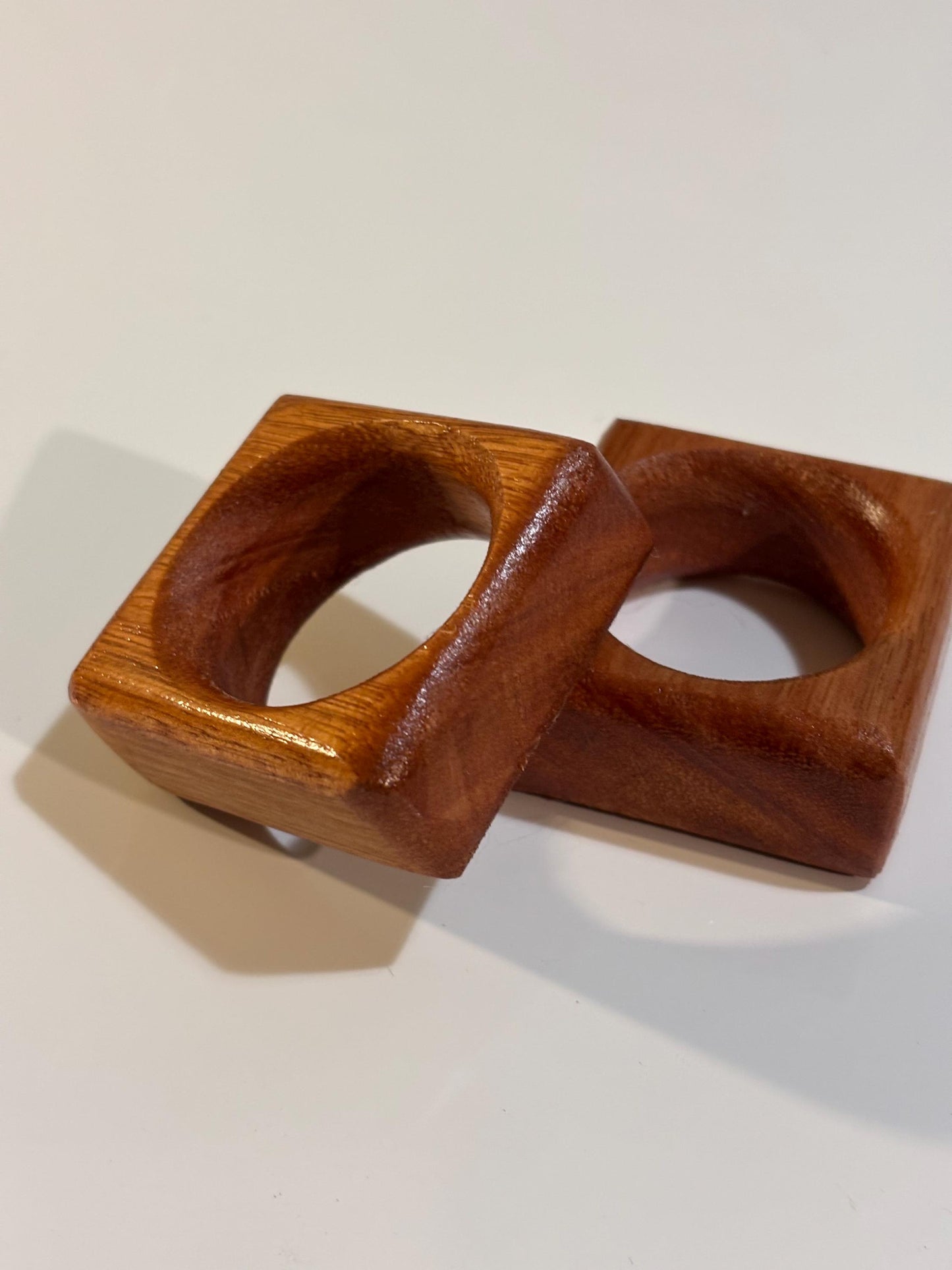 Bespoke Handmade Sapele Wooden Napkin Rings - Custom Dinner Party & Wedding Table Decor - Elegant Hardwood Napkin Holders