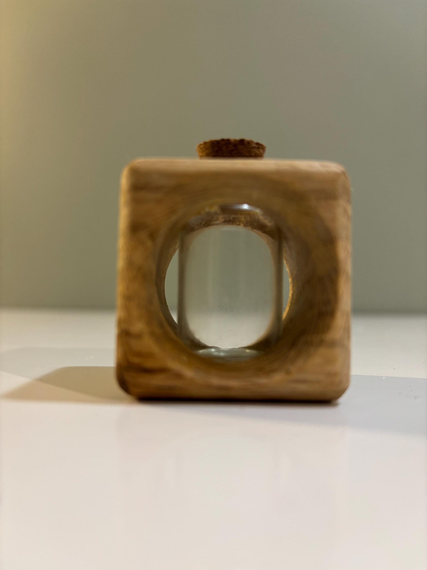 Handmade 40mm Oak & Glass Reed Diffuser – Natural Beeswax Finish
