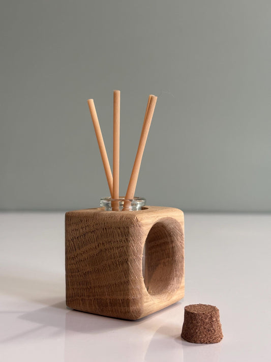 Handmade 40mm Oak & Glass Reed Diffuser – Natural Beeswax Finish